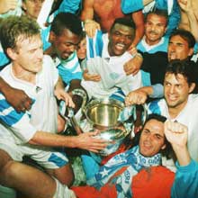 O Marselha festeja a conquista da Taça dos Campeões Europeus